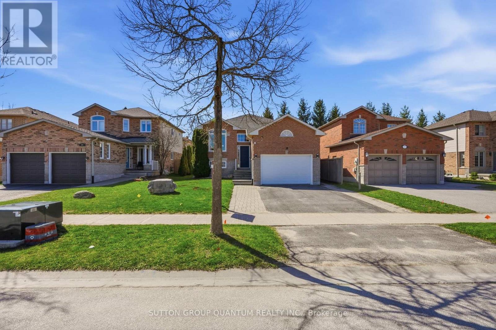 19 Leslie Avenue, Barrie (Holly), Ontario  L4N 9N9 - Photo 3 - S13102550