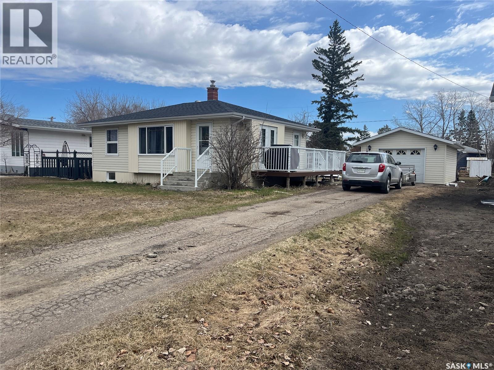 530 5th Street NE, Wadena, Saskatchewan  S0A 4J0 - Photo 1 - SK023710