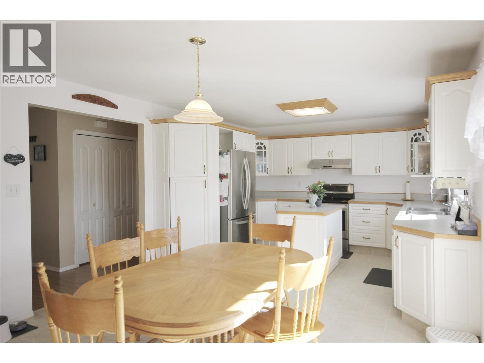 1035 Peachcliff Drive, Okanagan Falls, British Columbia  V0H 1R1 - Photo 5 - 10386676