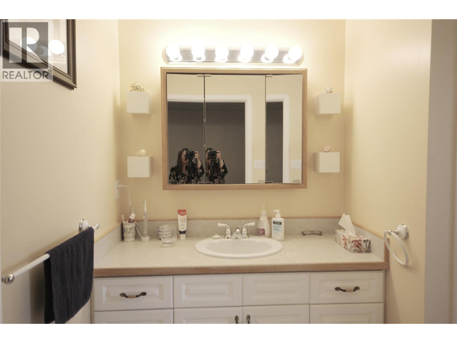 1035 Peachcliff Drive, Okanagan Falls, British Columbia  V0H 1R1 - Photo 14 - 10386676