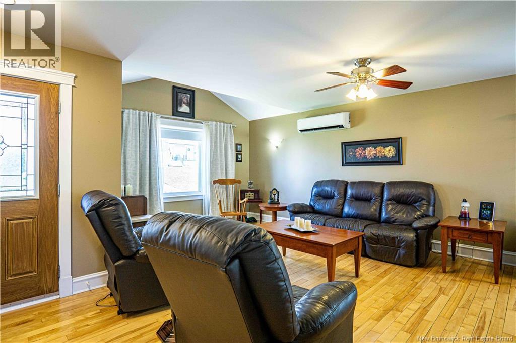 14 Harris Street, Oromocto, New Brunswick  E2V 0A6 - Photo 3 - NB139080