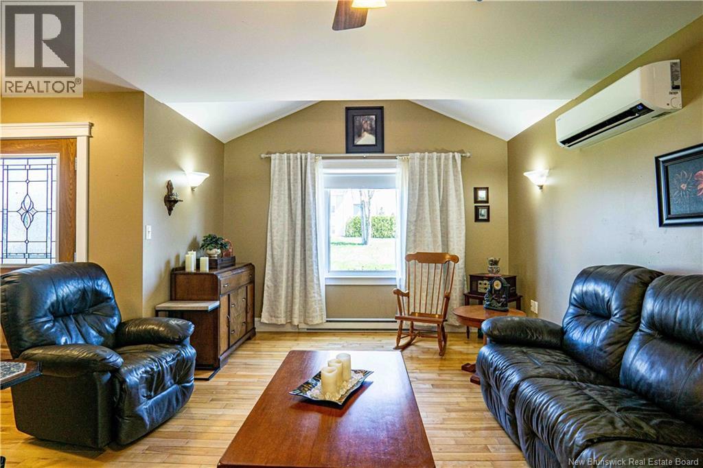 14 Harris Street, Oromocto, New Brunswick  E2V 0A6 - Photo 4 - NB139080