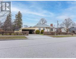 1 SNARESBROOK DRIVE, Toronto, Ontario
