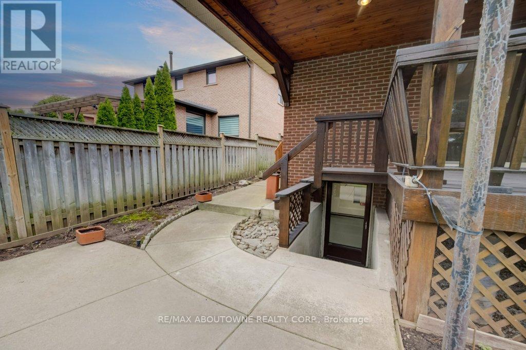 440 Parkridge Crescent, Oakville, Ontario  L6M 1B2 - Photo 27 - W13102578