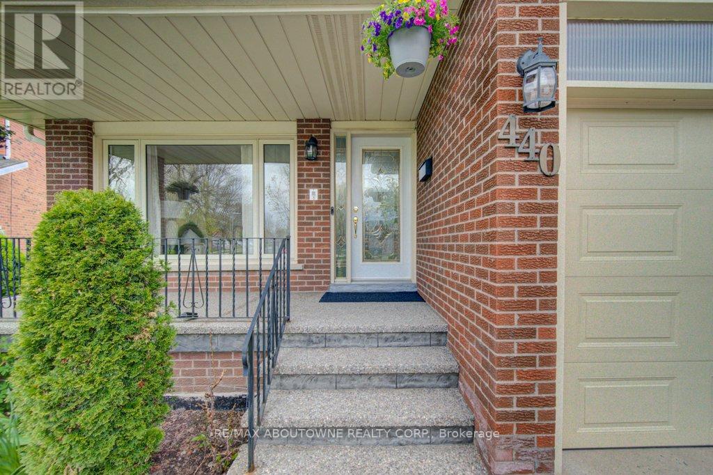 440 Parkridge Crescent, Oakville, Ontario  L6M 1B2 - Photo 33 - W13102578