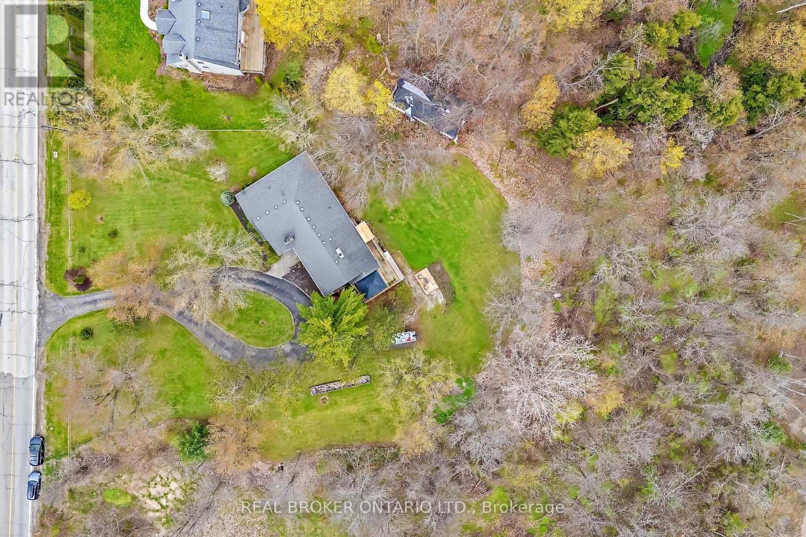 161 Confederation Street, Halton Hills, Ontario  L7G 4S8 - Photo 3 - W13102594