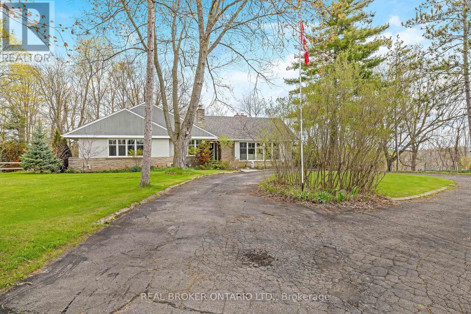 161 Confederation Street, Halton Hills, Ontario  L7G 4S8 - Photo 4 - W13102594
