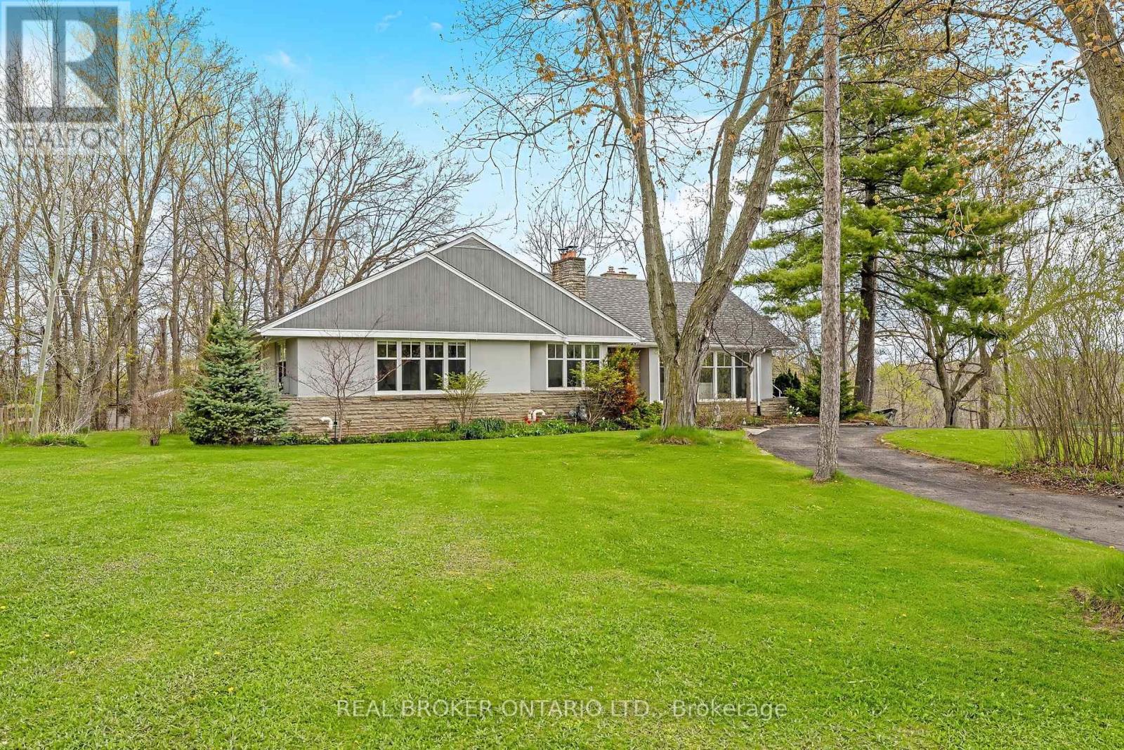 161 Confederation Street, Halton Hills, Ontario  L7G 4S8 - Photo 5 - W13102594
