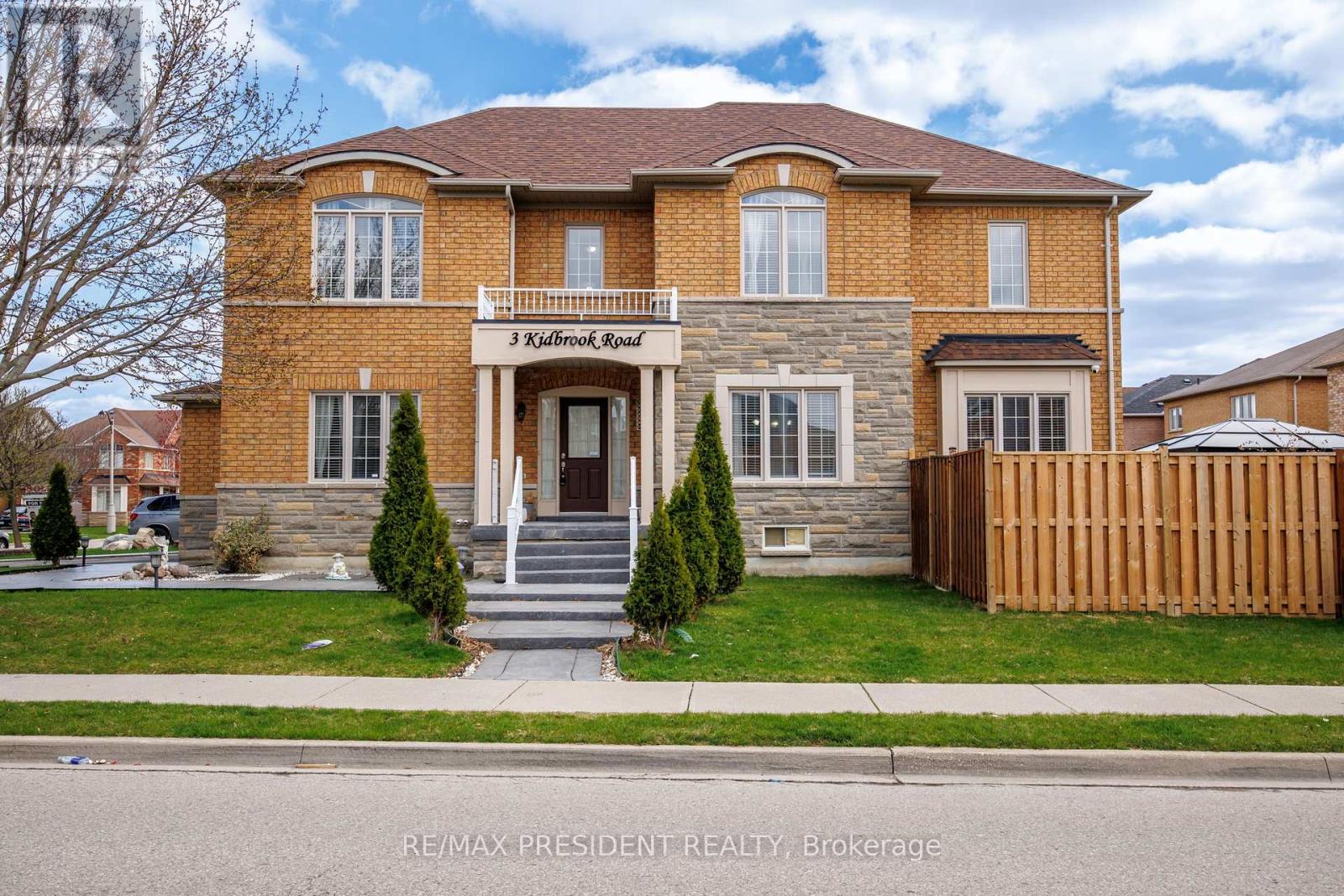 3 Kidbrook Road, Brampton, Ontario  L6P 1Z8 - Photo 1 - W13102694