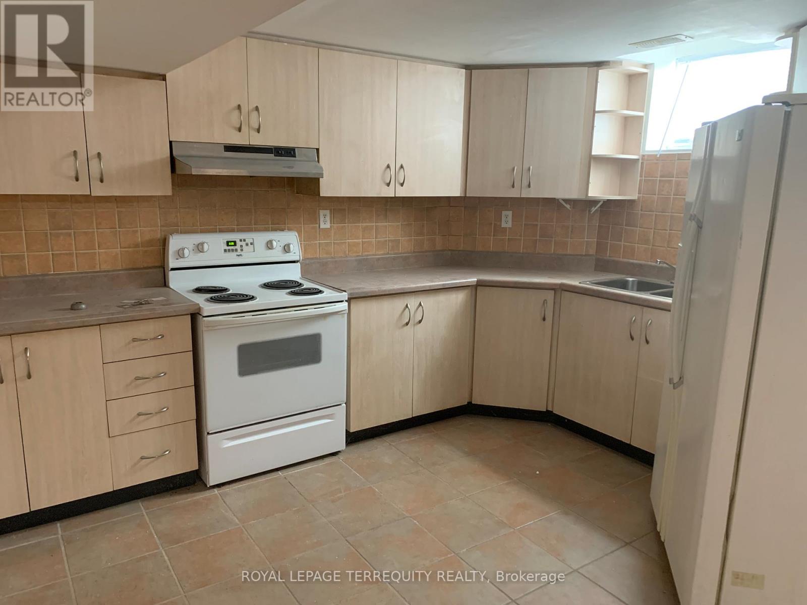 Bsmt - 12 Balmy Way, Brampton, Ontario  L6P 1L3 - Photo 6 - W13102698