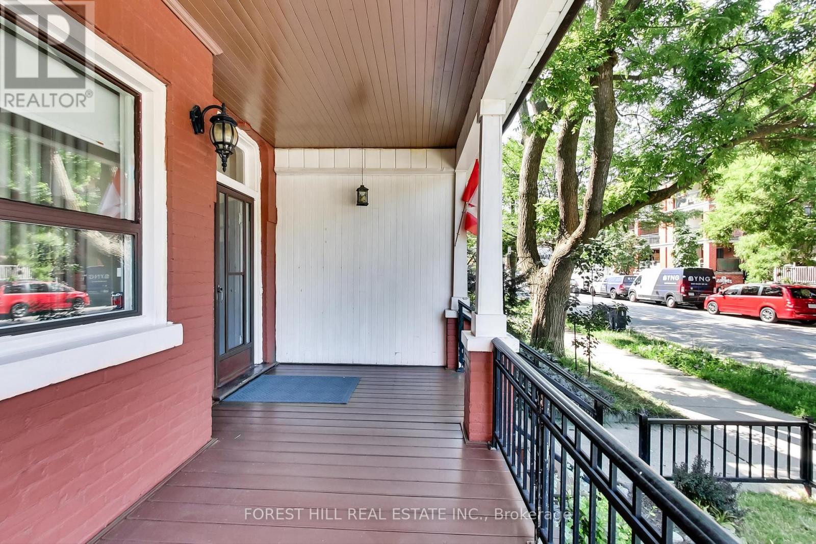 23 Lansdowne Avenue, Toronto, Ontario  M6K 2V7 - Photo 3 - W13102758