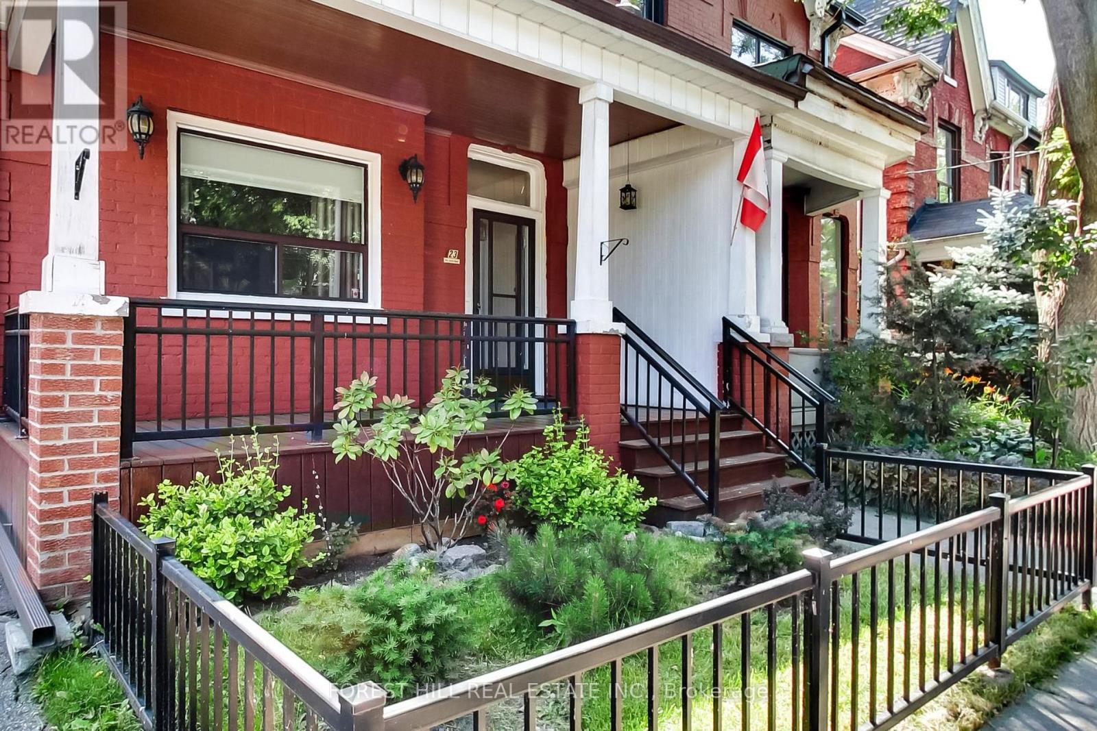 23 Lansdowne Avenue, Toronto, Ontario  M6K 2V7 - Photo 4 - W13102758