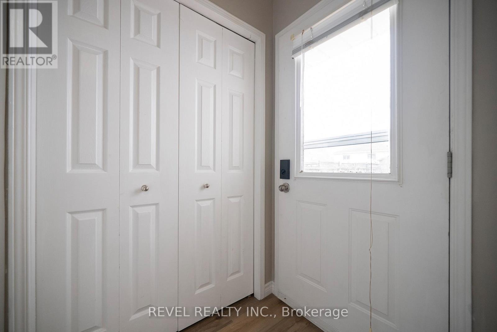Lower - 53 Memorial Drive, Brantford, Ontario N3R 5S2 - Photo 2 - X13102560