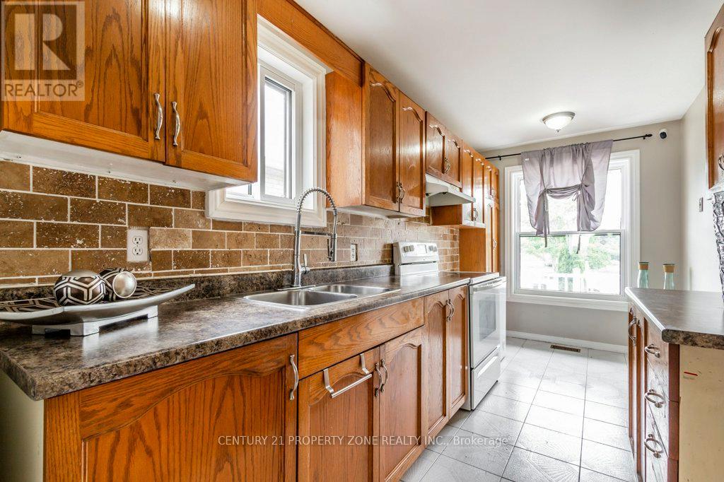 38 Rauch Court, Kitchener, Ontario N2N 3C7 - Photo 5 - X13102680