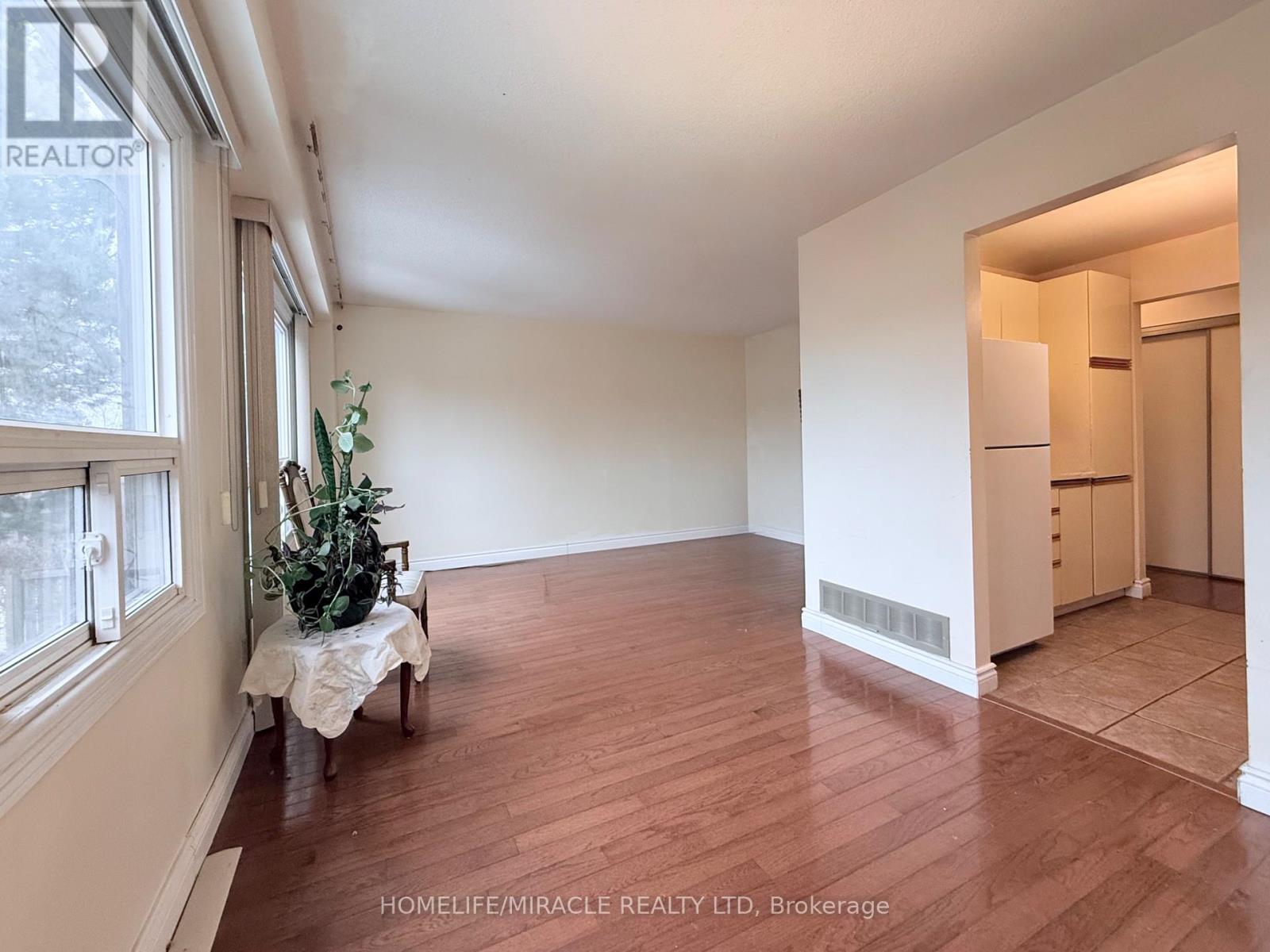 19-3510 South Mill Way E, Mississauga, Ontario  L5L 3T9 - Photo 2 - W13102548