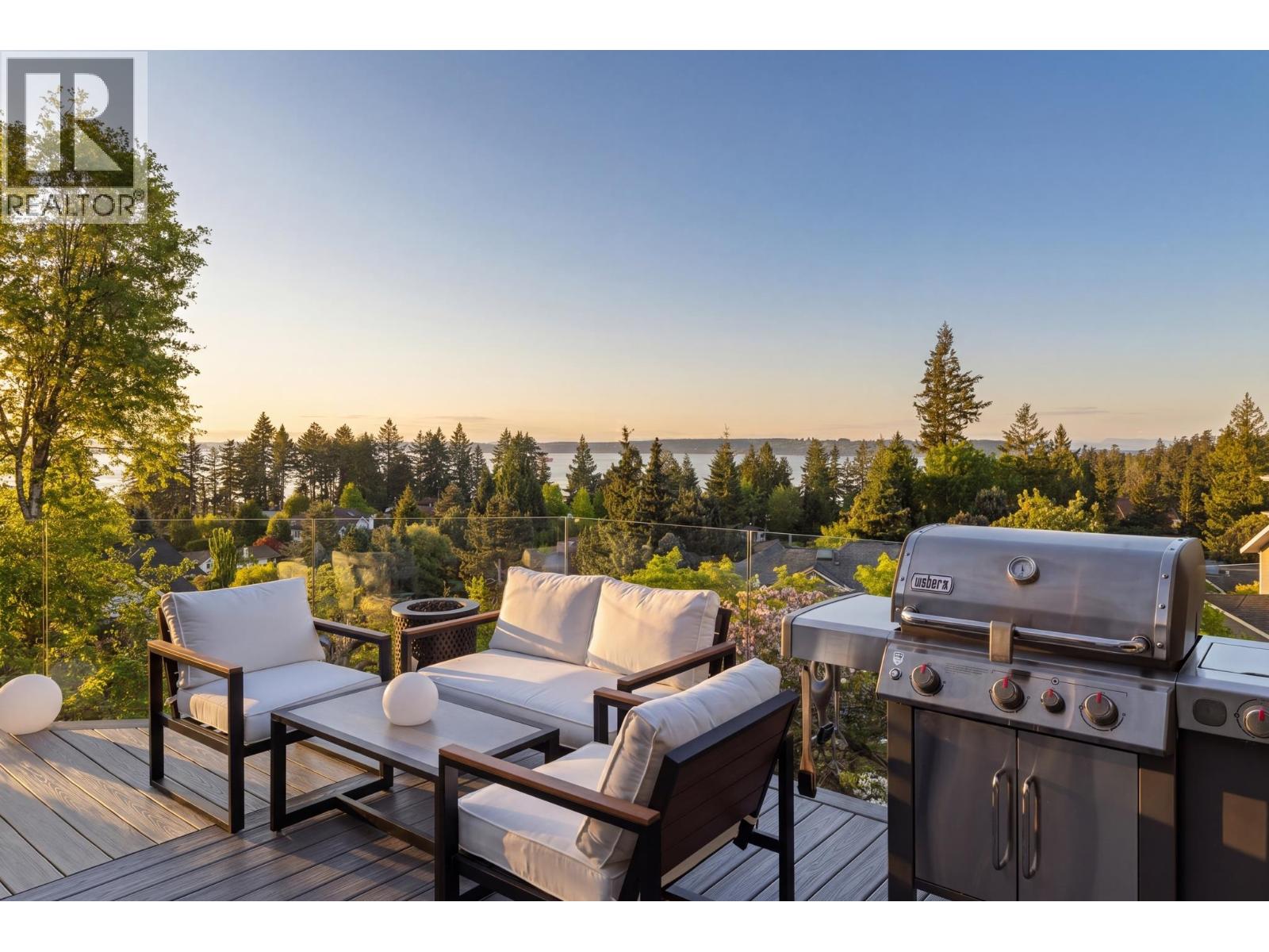 4778 Meadfeild Court, West Vancouver, British Columbia  V7W 2Y3 - Photo 3 - R3121279