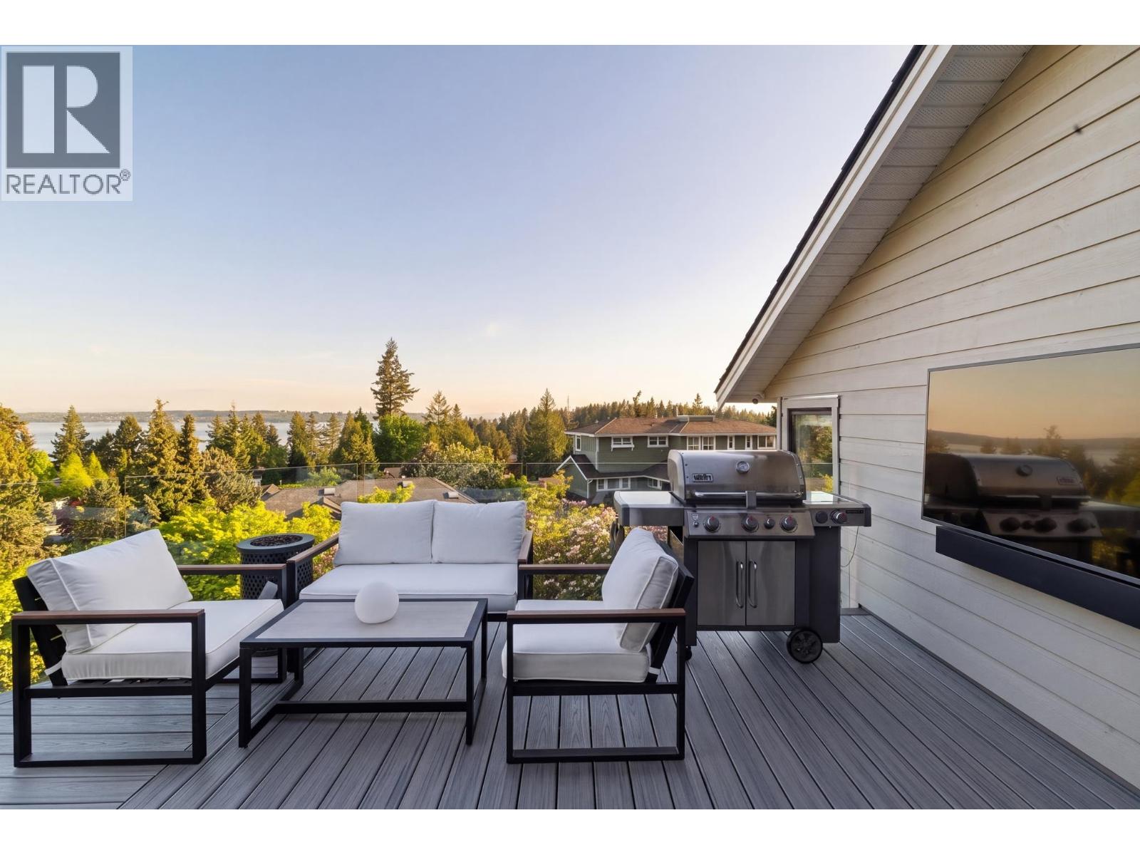 4778 Meadfeild Court, West Vancouver, British Columbia  V7W 2Y3 - Photo 4 - R3121279