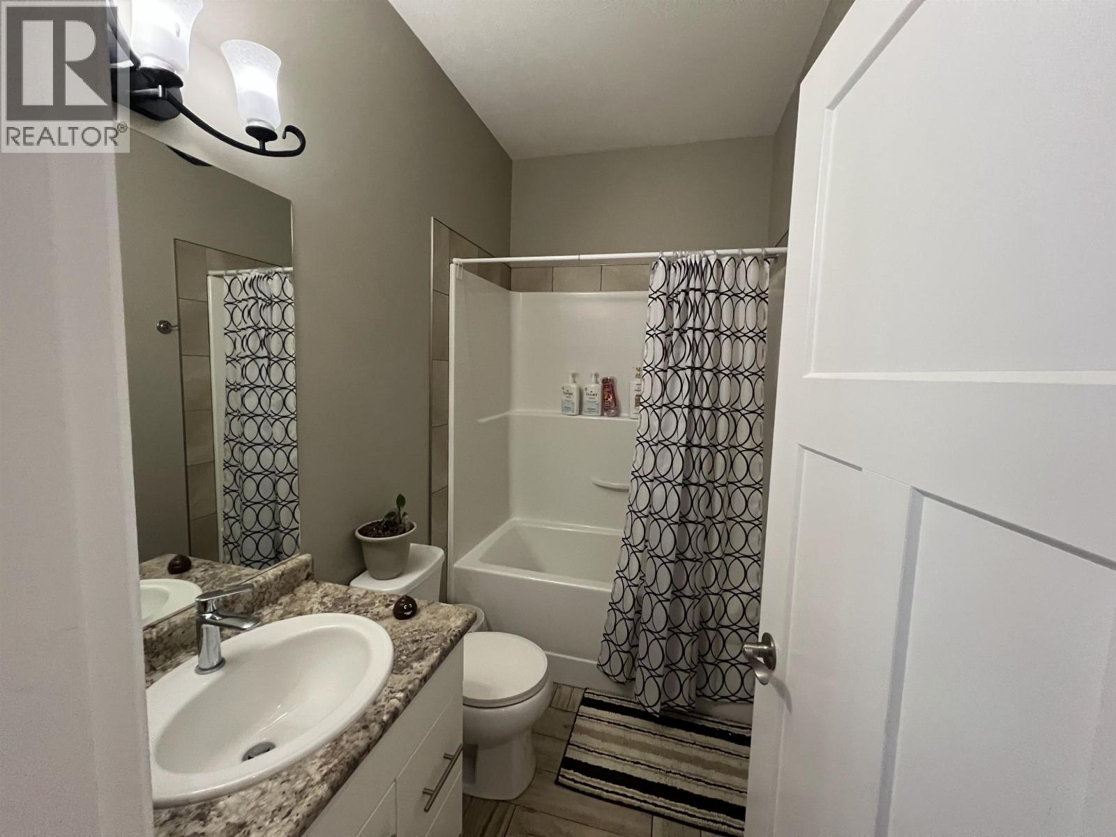 8215 88 Avenue, Fort St. John, British Columbia  V1J 0N9 - Photo 6 - R3094164