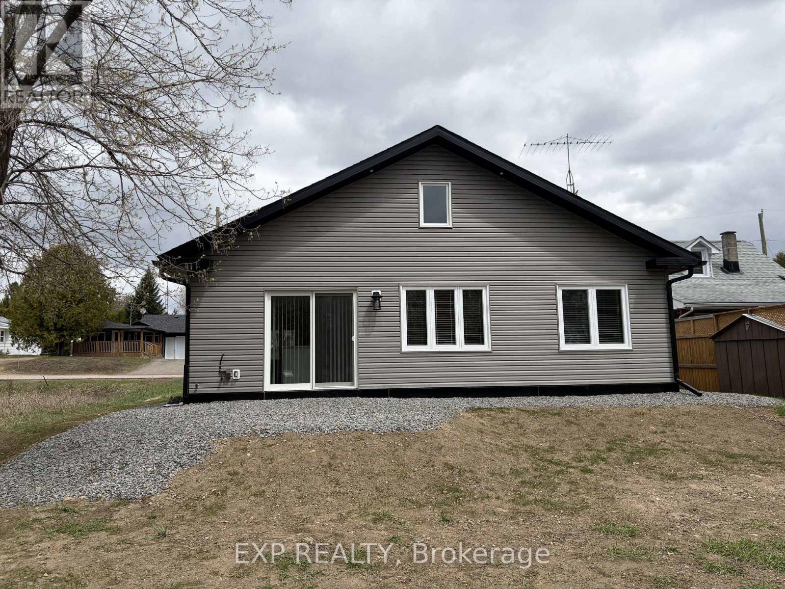 15 Zilney Street, Madawaska Valley, Ontario  K0J 1B0 - Photo 24 - X12956136