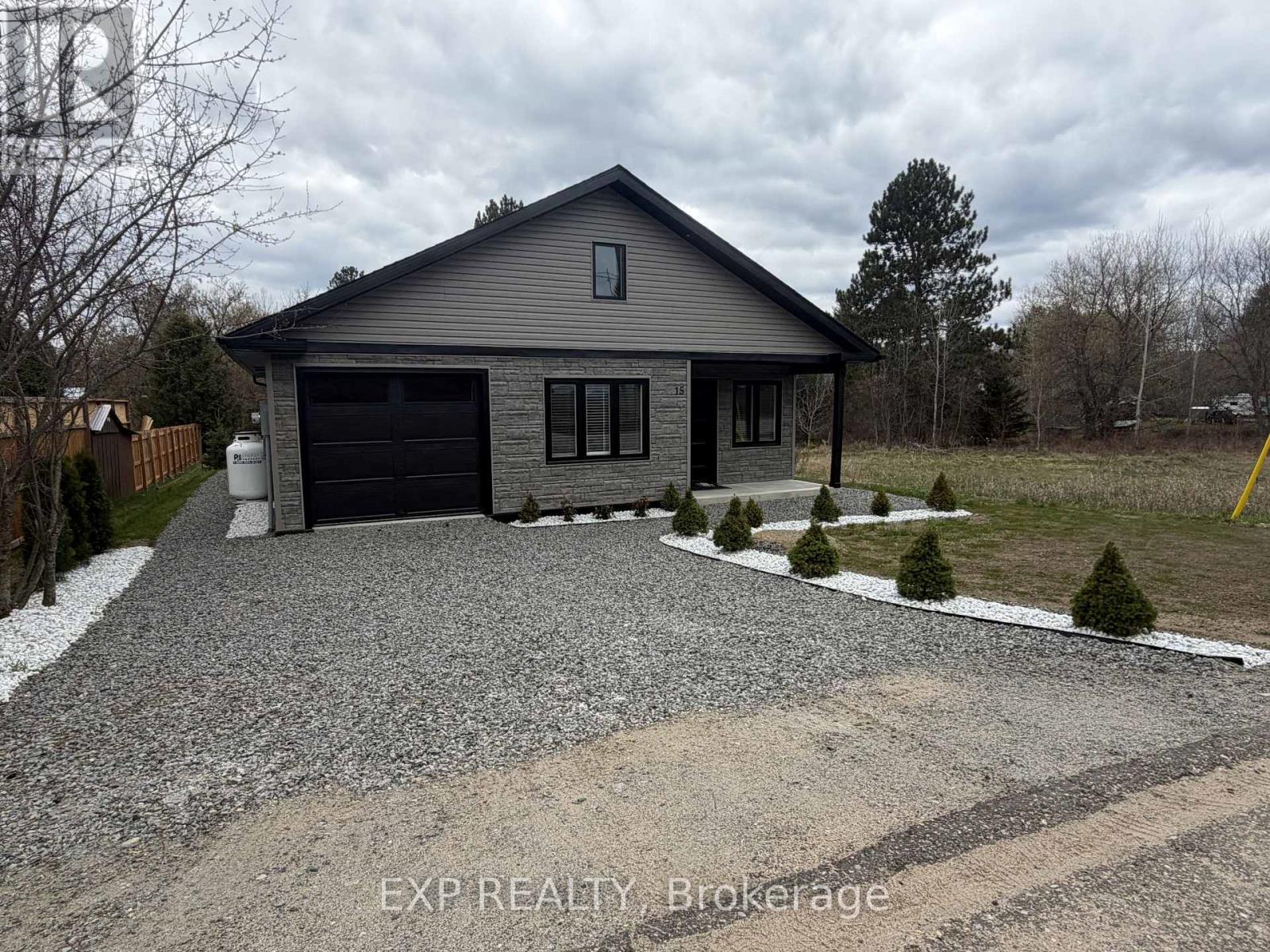 15 Zilney Street, Madawaska Valley, Ontario  K0J 1B0 - Photo 3 - X12956136