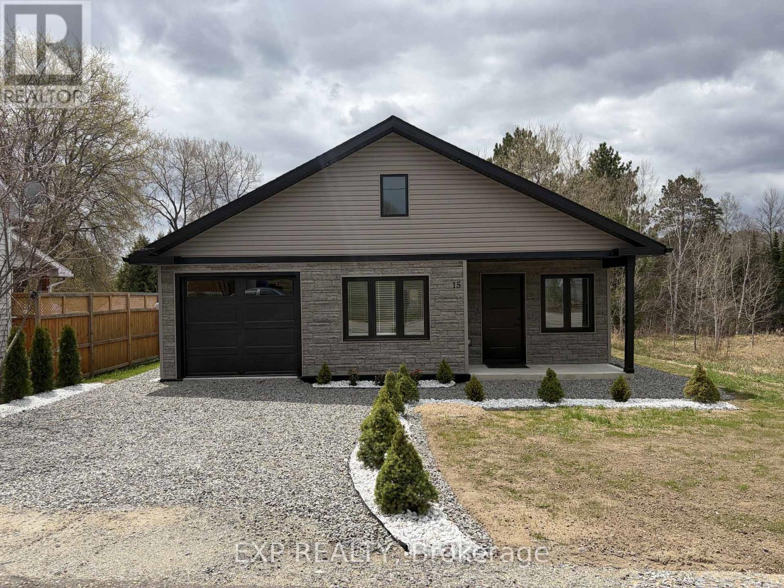 15 ZILNEY STREET, Madawaska Valley, Ontario