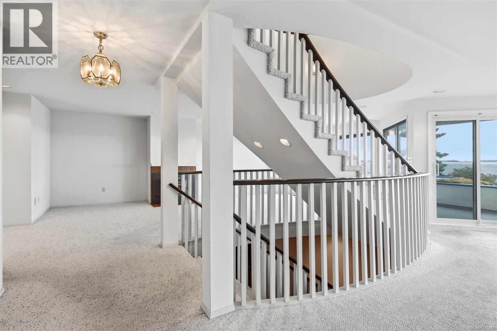 2524 Esplanade, Oak Bay, British Columbia  V8R 2W3 - Photo 10 - 1036100