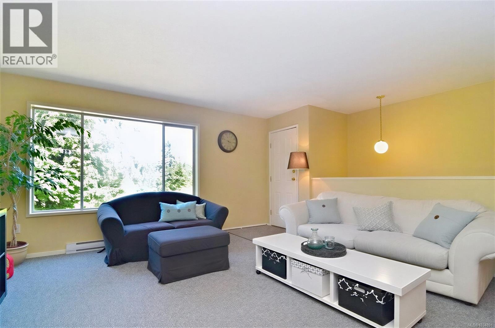 379 Kislingbury Lane, View Royal, British Columbia  V9B 5R2 - Photo 3 - 1034891