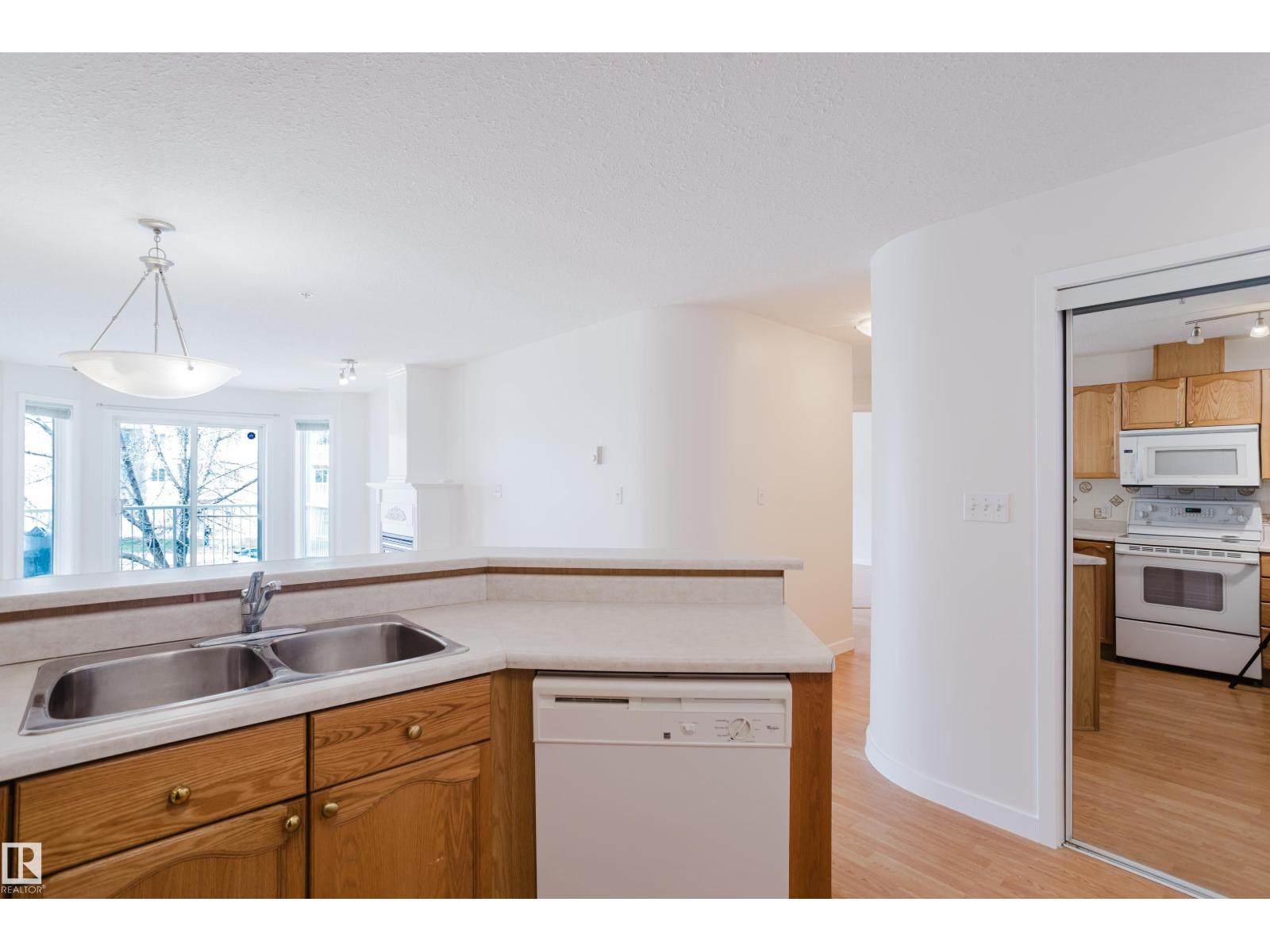 #201 4312 139 Av Nw, Edmonton, Alberta  T5Y 3J4 - Photo 5 - E4486593