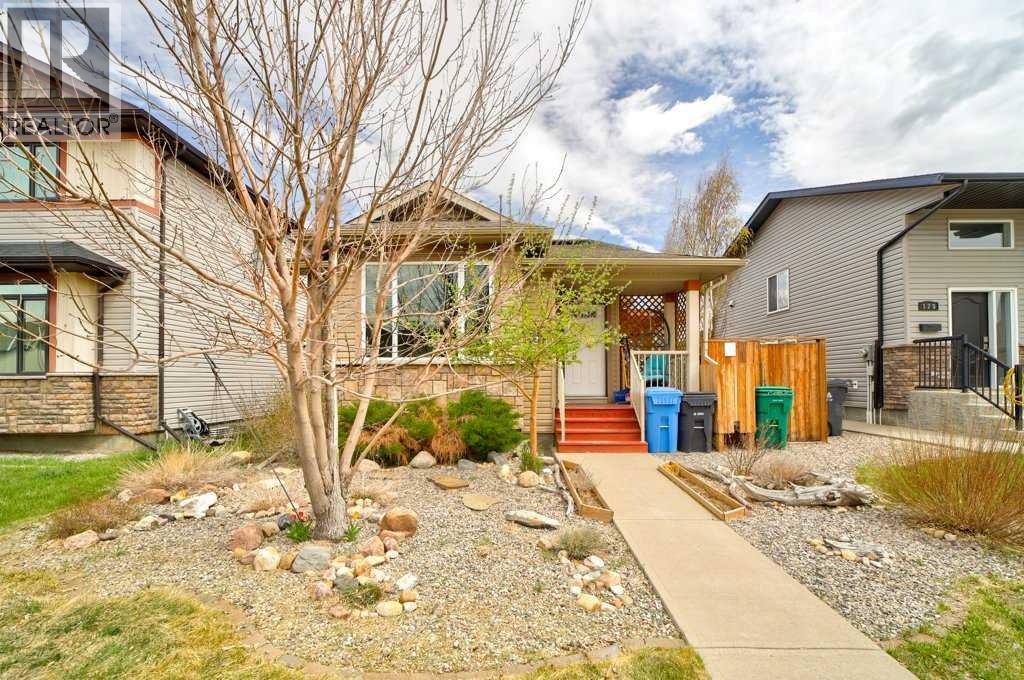 121 Mt Sundance Crescent W, Lethbridge, Alberta