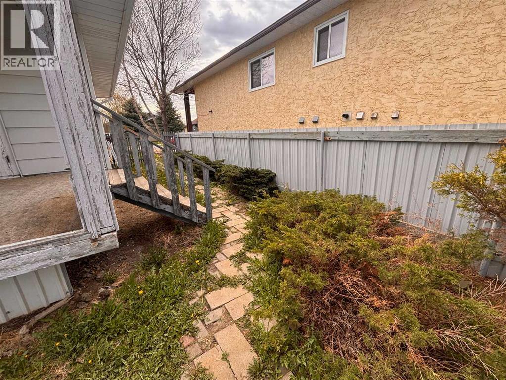 1238 8 Street N, Lethbridge, Alberta  T1H 1Z4 - Photo 25 - A2309017