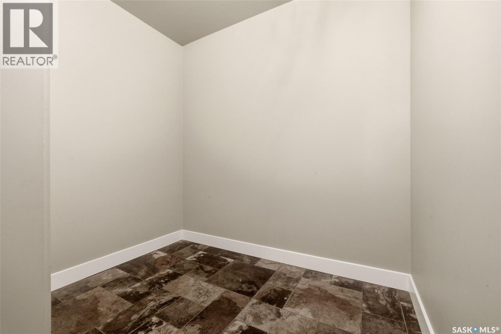 102 5052 James Hill Road, Regina, Saskatchewan  S4W 0B9 - Photo 17 - SK035371