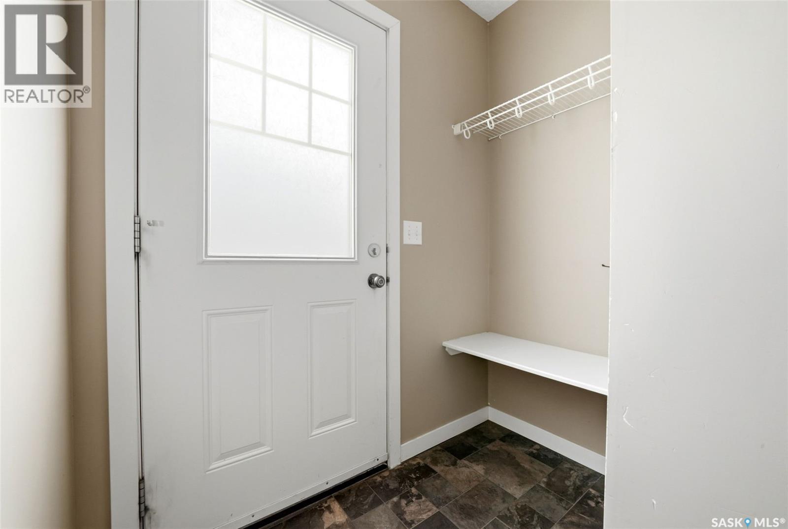 102 5052 James Hill Road, Regina, Saskatchewan  S4W 0B9 - Photo 3 - SK035371