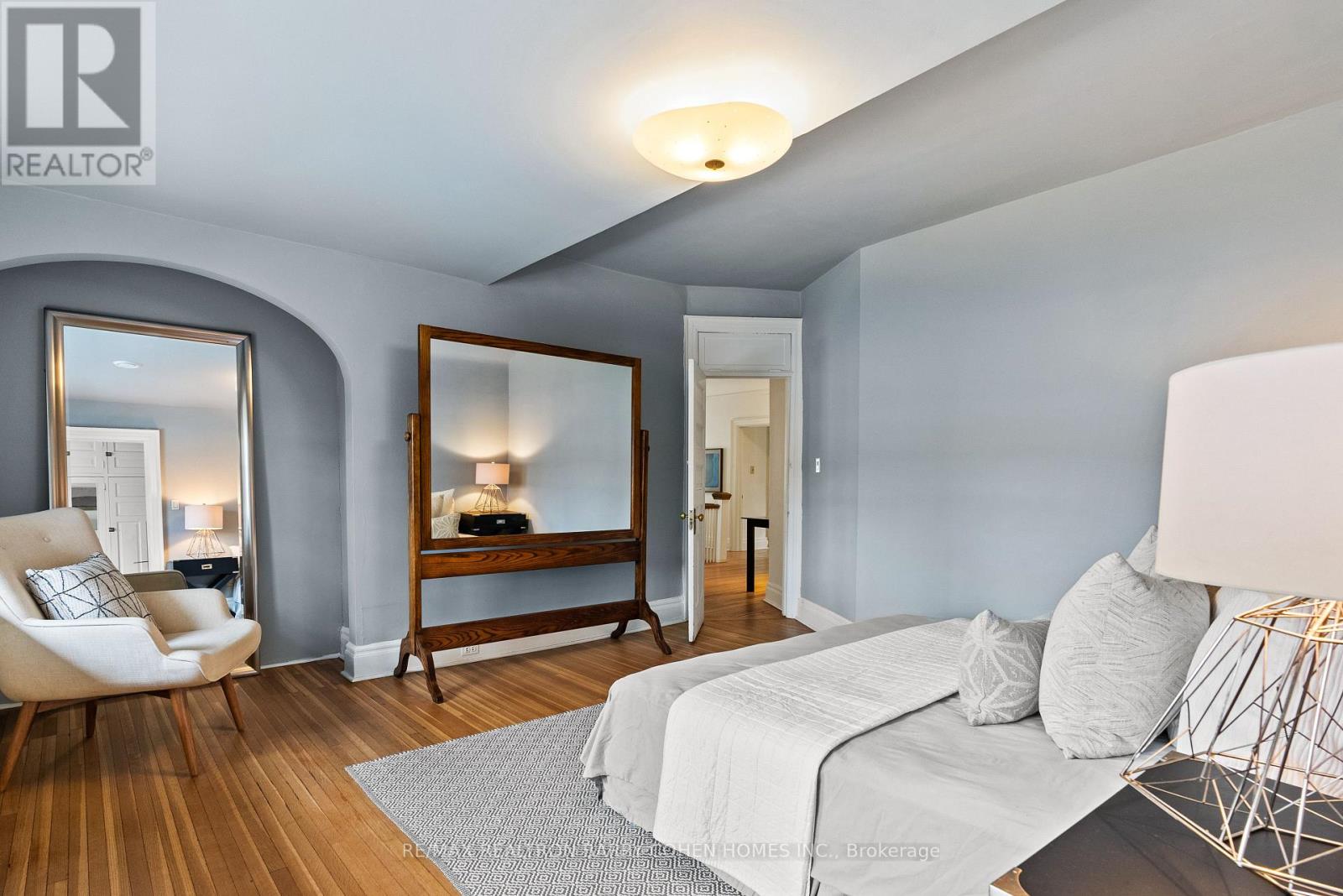147 Farnham Avenue, Toronto, Ontario  M4V 1H7 - Photo 9 - C13102948