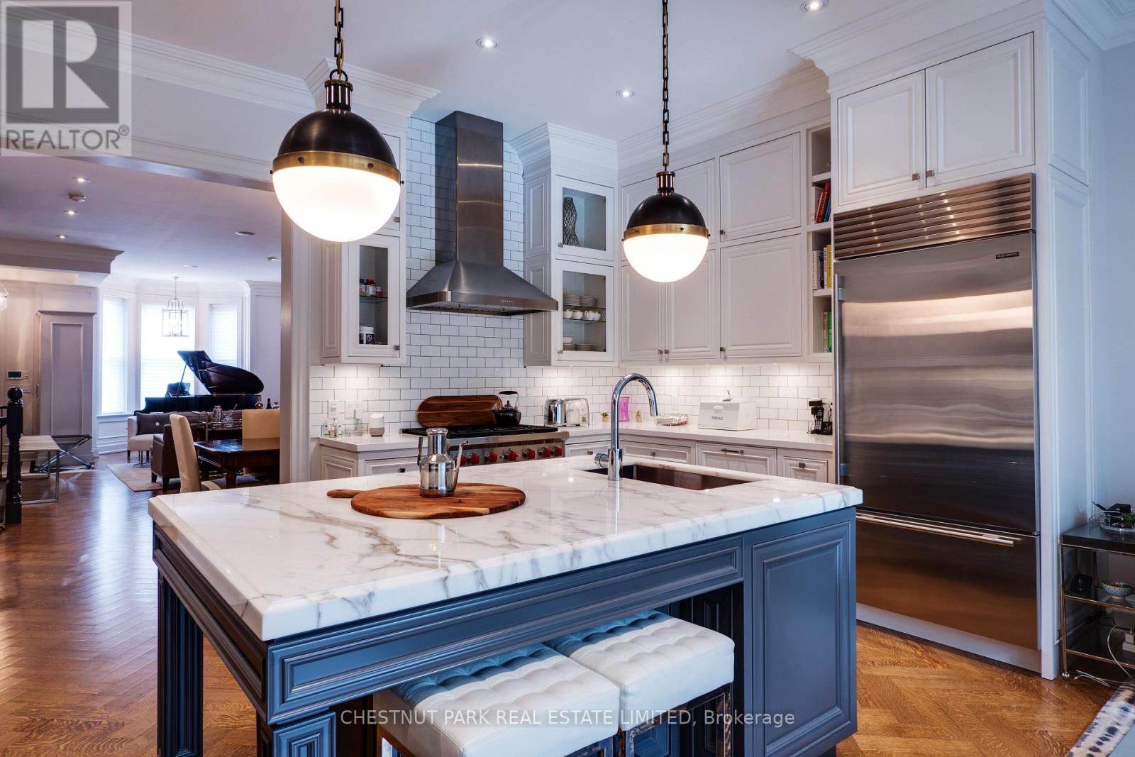 11 Admiral Road, Toronto, Ontario  M5R 2L4 - Photo 14 - C13102974