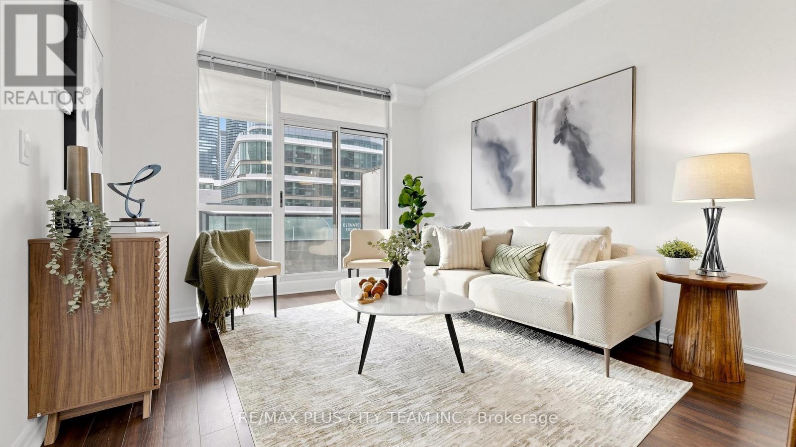 303 - 16 Yonge Street, Toronto, Ontario  M5E 2A1 - Photo 1 - C13103012