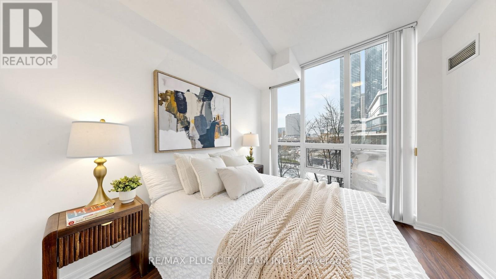 303 - 16 Yonge Street, Toronto, Ontario  M5E 2A1 - Photo 10 - C13103012