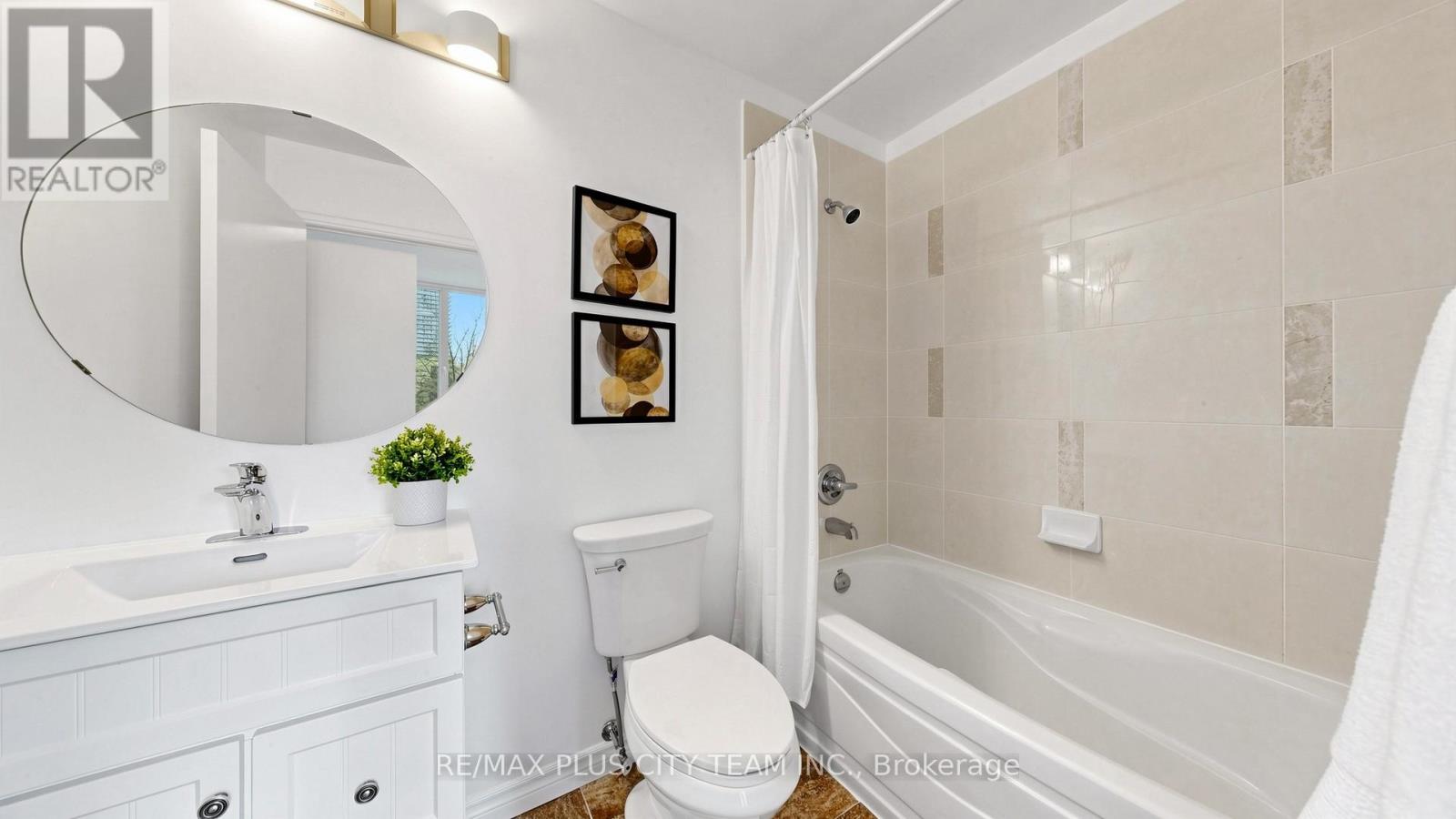 303 - 16 Yonge Street, Toronto, Ontario  M5E 2A1 - Photo 12 - C13103012