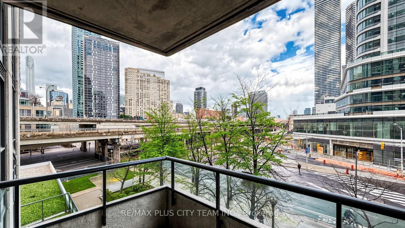 303 - 16 Yonge Street, Toronto, Ontario  M5E 2A1 - Photo 17 - C13103012