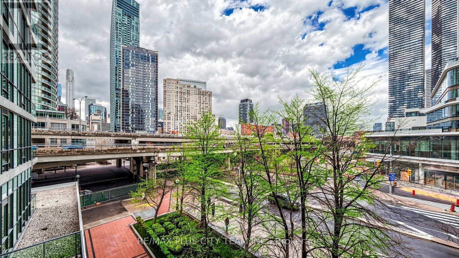 303 - 16 Yonge Street, Toronto, Ontario  M5E 2A1 - Photo 19 - C13103012