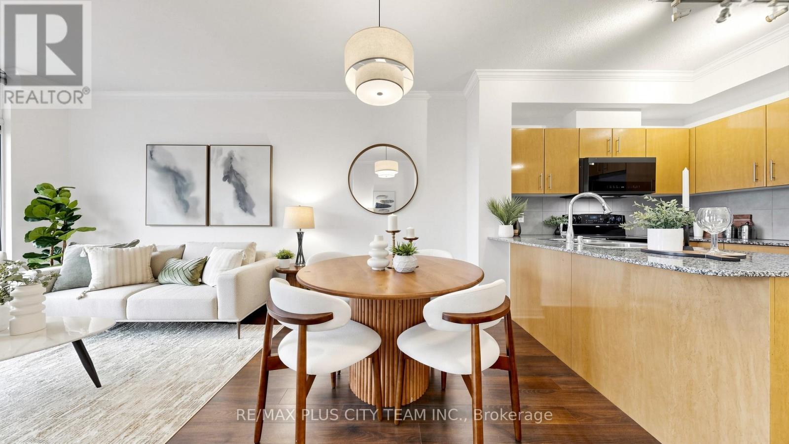 303 - 16 Yonge Street, Toronto, Ontario  M5E 2A1 - Photo 6 - C13103012