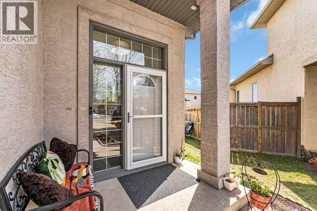 539 East Lakeview Place, Chestermere, Alberta  T1X 0A3 - Photo 4 - A2308966
