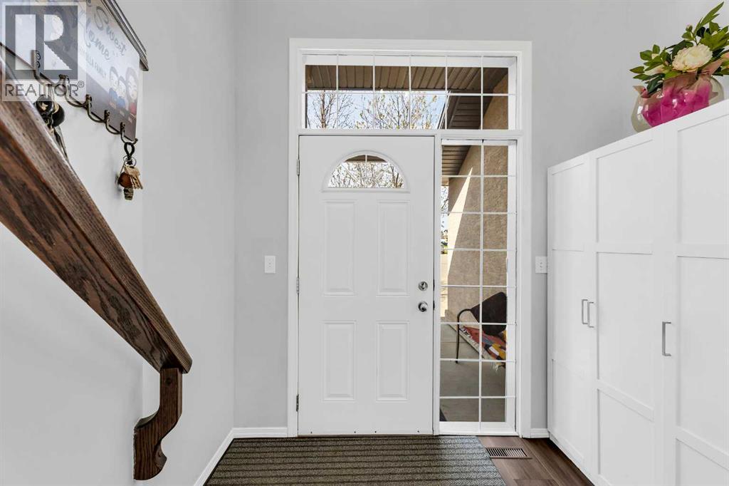 539 East Lakeview Place, Chestermere, Alberta  T1X 0A3 - Photo 5 - A2308966