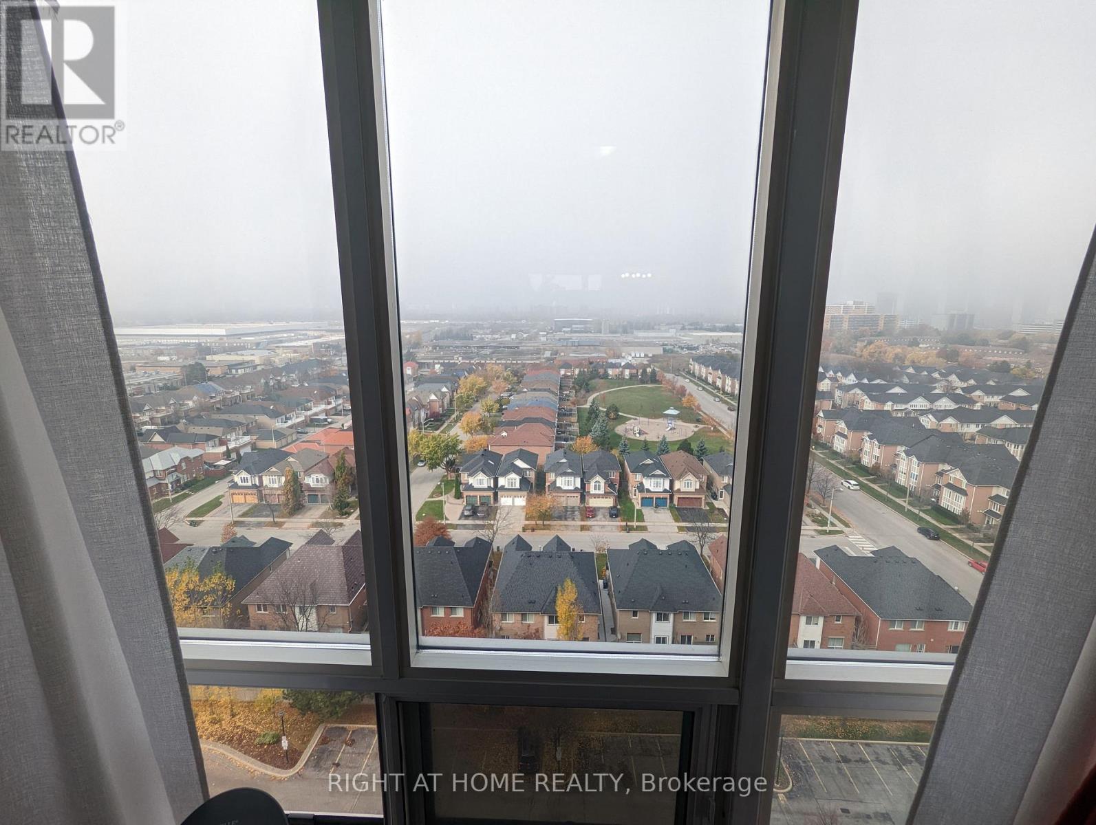 1512 - 8 Mondeo Drive, Toronto, Ontario  M1P 5C7 - Photo 10 - E13102858