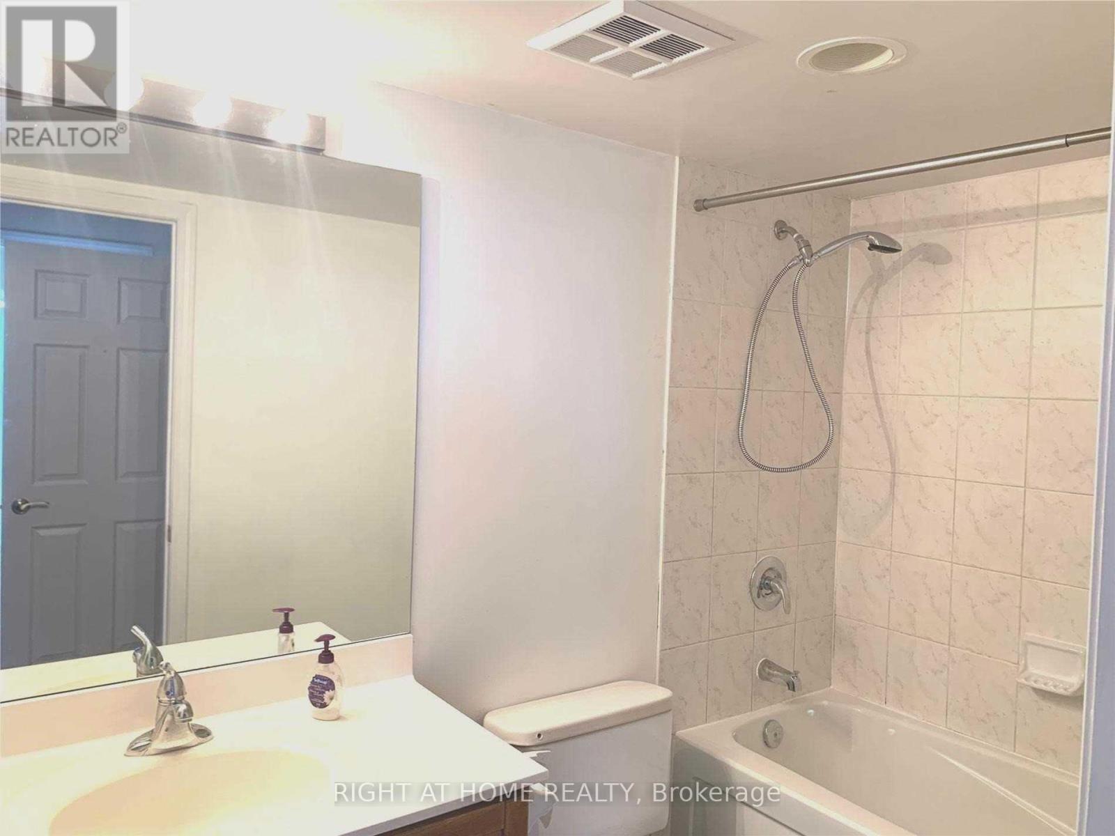 1512 - 8 Mondeo Drive, Toronto, Ontario  M1P 5C7 - Photo 21 - E13102858