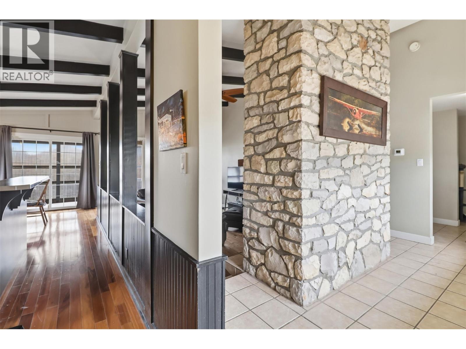 2794 Sunset Drive, Kamloops, British Columbia  V2C 4K6 - Photo 7 - 10386634