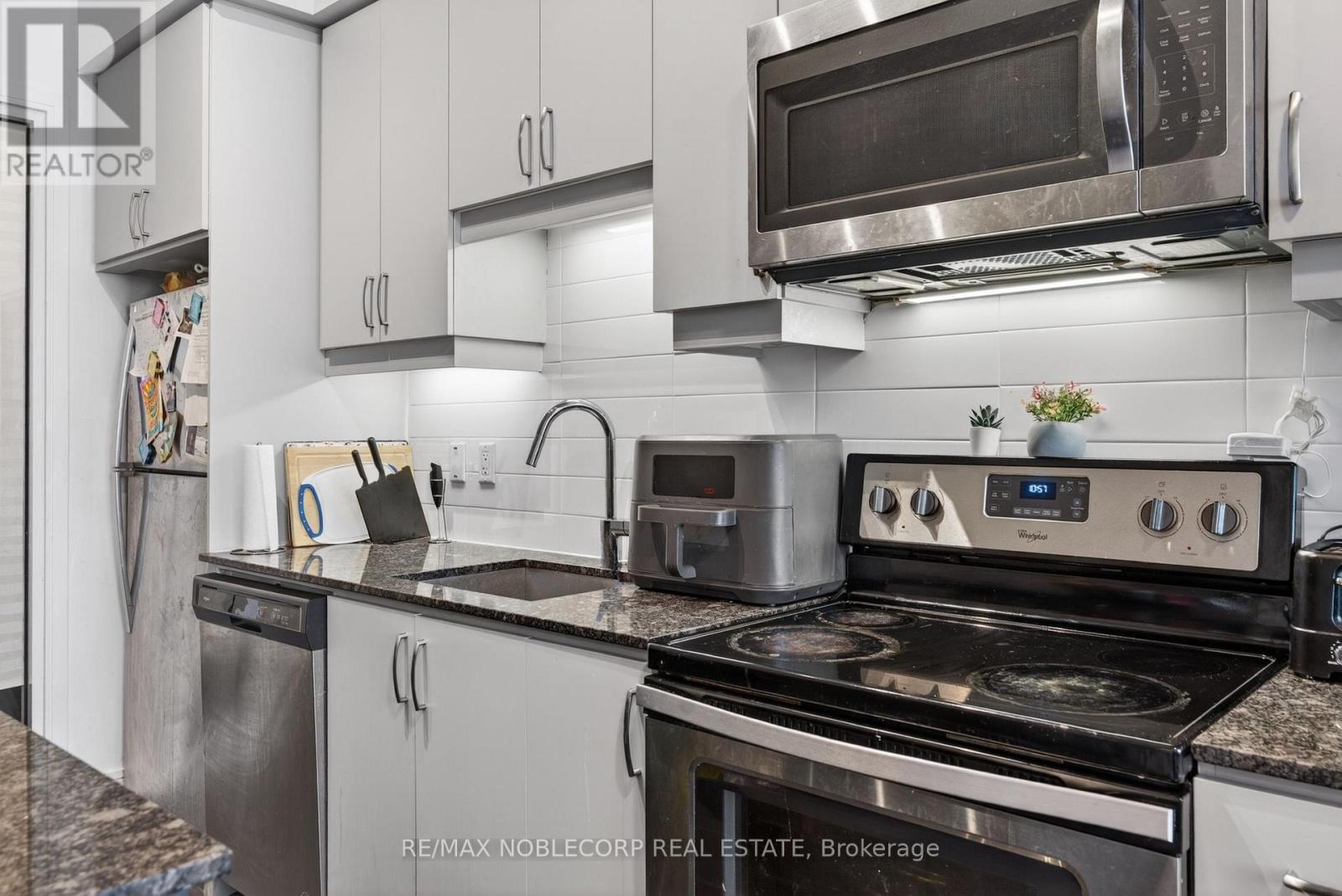 102se - 9199 Yonge Street N, Richmond Hill (Langstaff), Ontario  L4C 1H7 - Photo 12 - N13102938