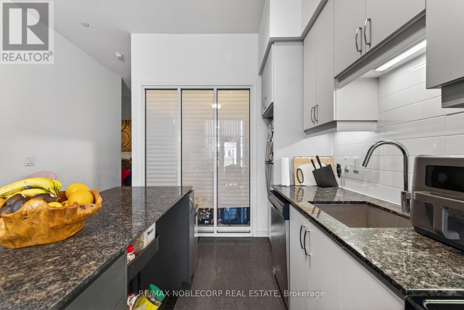 102se - 9199 Yonge Street N, Richmond Hill (Langstaff), Ontario  L4C 1H7 - Photo 13 - N13102938