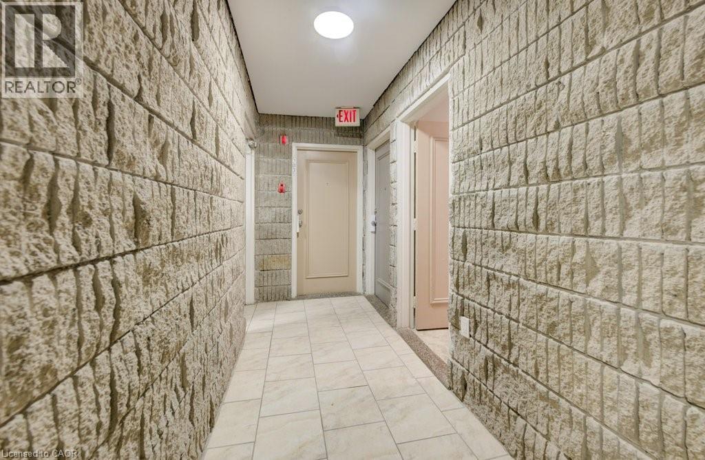 370 Admiral Drive Unit# 302, London, Ontario  N5V 3C2 - Photo 4 - 40806140