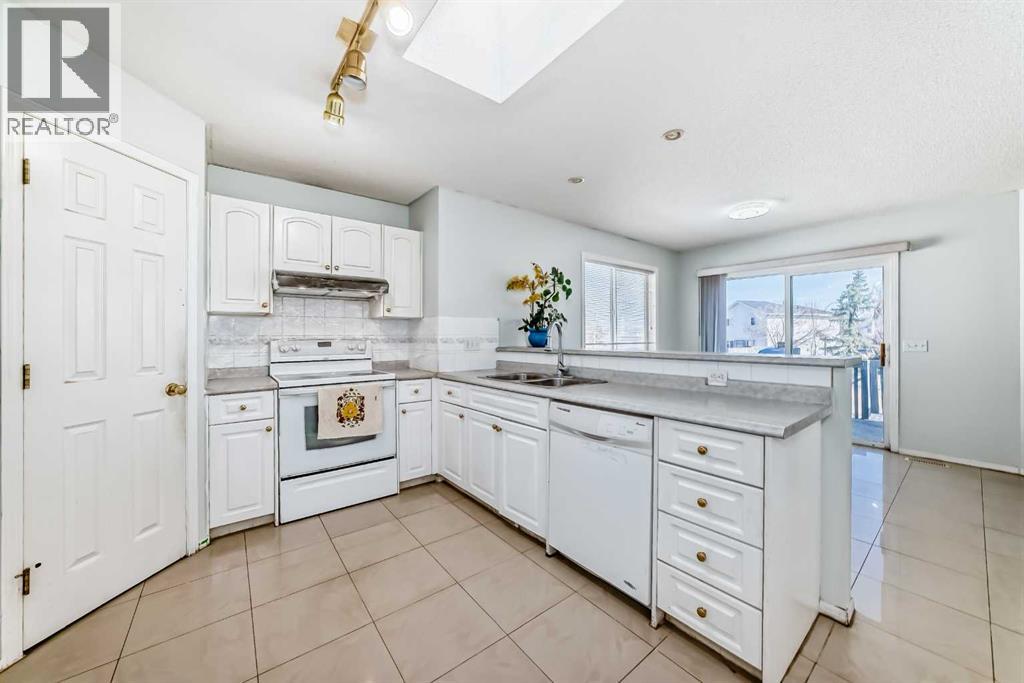 22 Applestone Park Se, Calgary, Alberta  T2A 7S4 - Photo 4 - A2301004