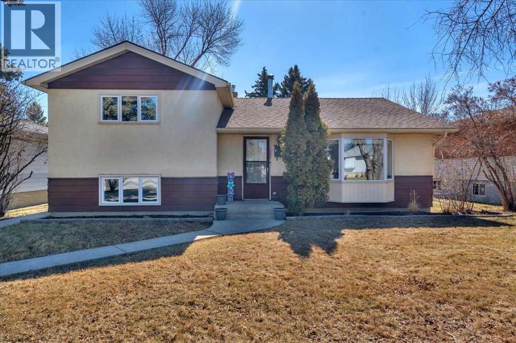 568 Northmount Drive NW, Calgary, Alberta